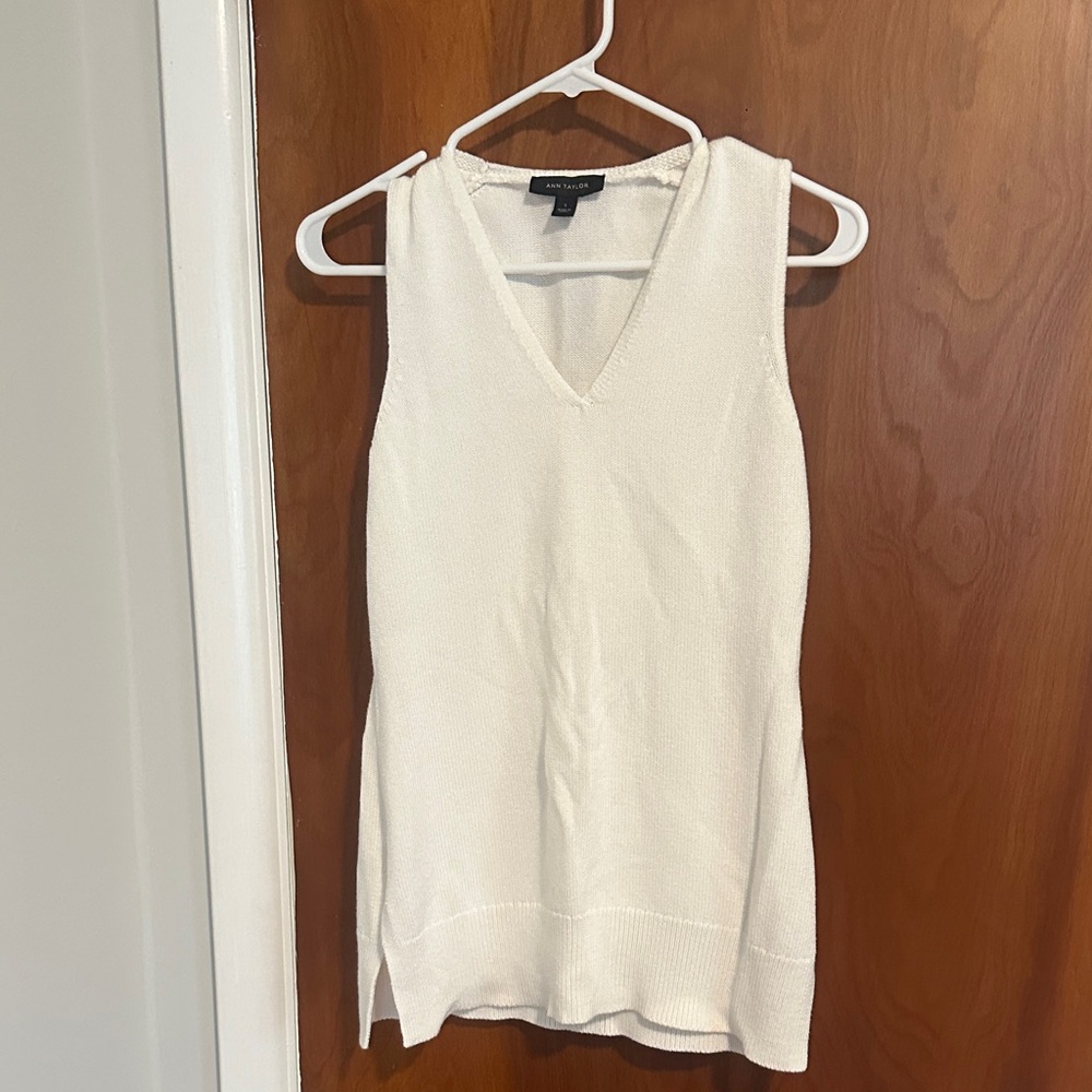 Ann Taylor Cream V-Neck Tank Top
